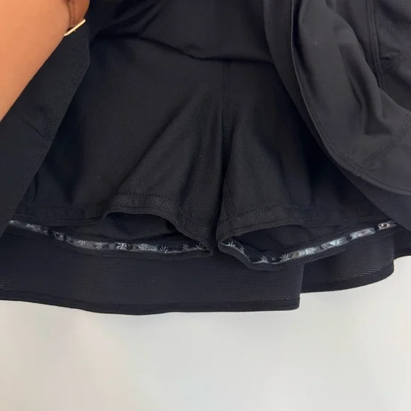Athleta Medium Black Sportswear Skirt Skort with Biker shorts Pockets Athletic - Picture 10 of 10
